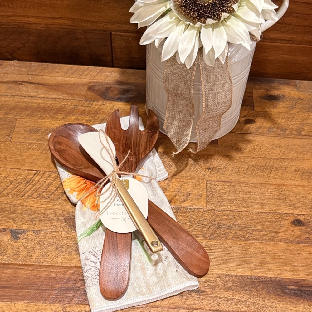 Sunflower 🌻 Kitchen Towel Set. Wood Serving Spoons, Silicone Spatula. NWT